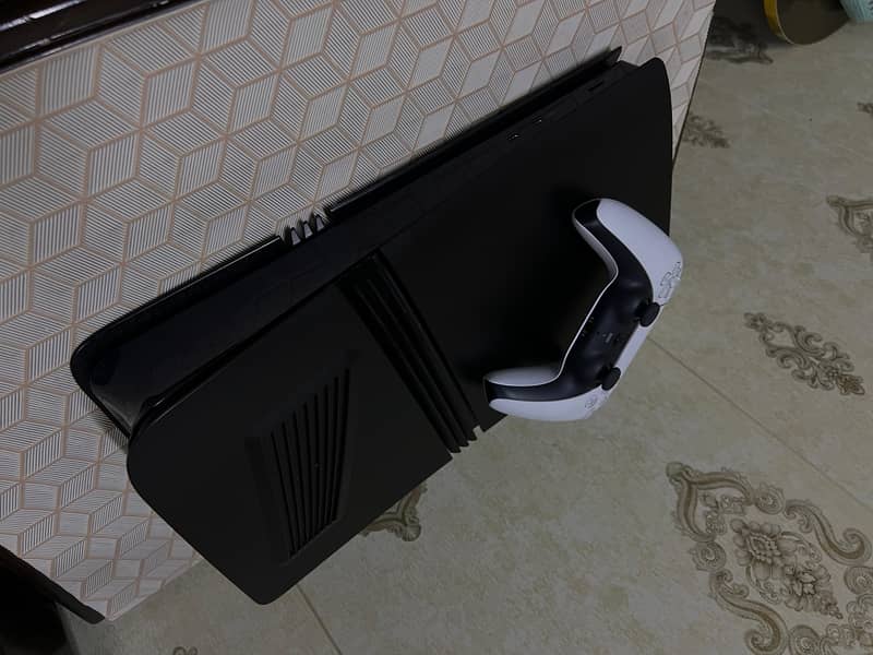 ps5 pro 2tb with original controller 4