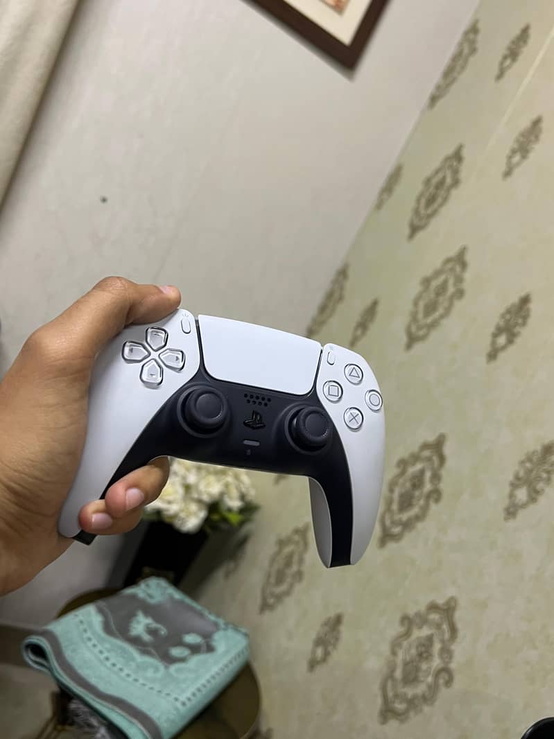 ps5 pro 2tb with original controller 7