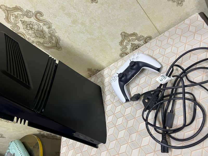 ps5 pro 2tb with original controller 8