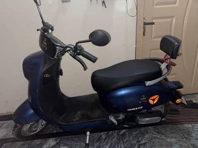 New yadea Scooty for sale 03035379387 very reasonable price me