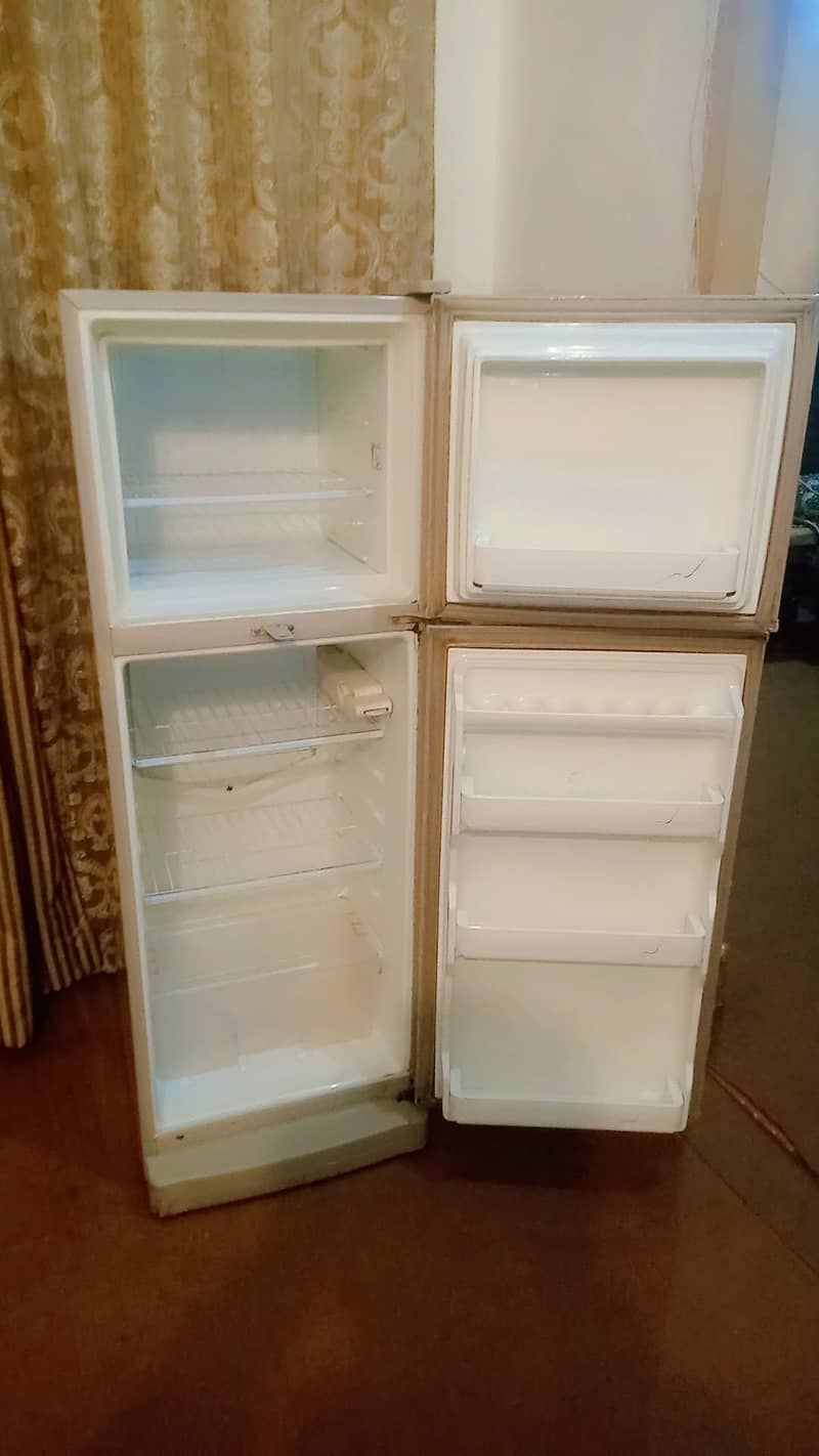 Dawlance fridge 4