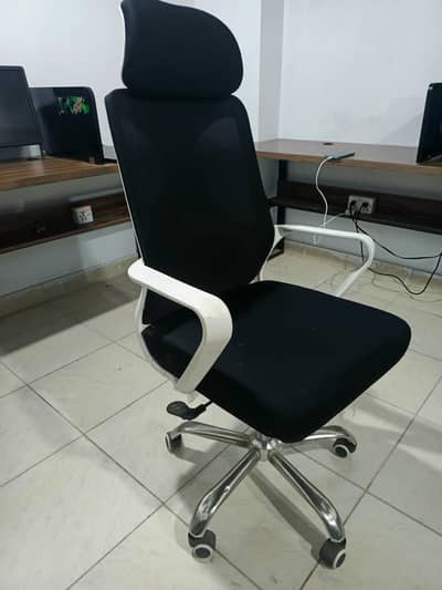 100 Pcs Office Chairs With Head Set