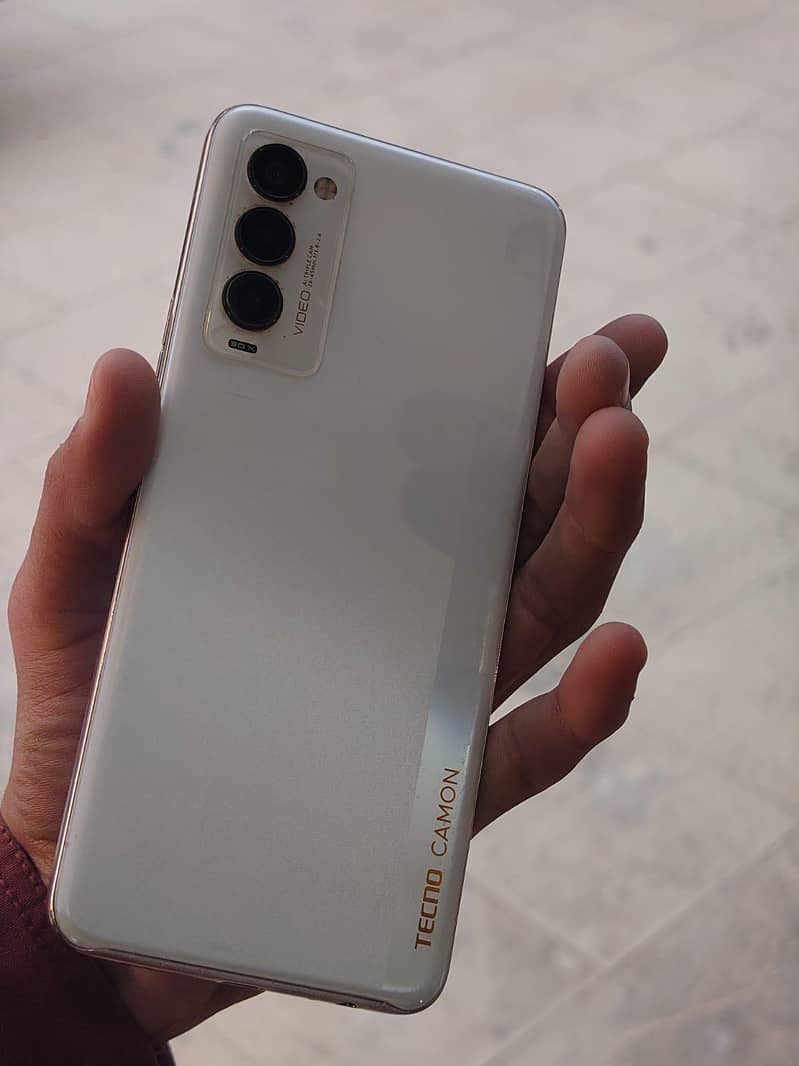 Tecno Camon 18p 1