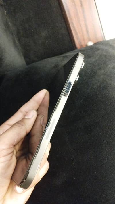 I phone 14pro max jv