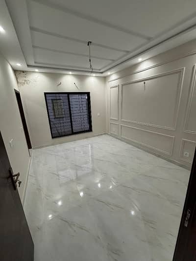 5Marla lower portion for rent park view city Lahore