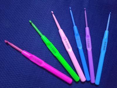 Crochet Hooks and  yarn's ( hook used 1 month )