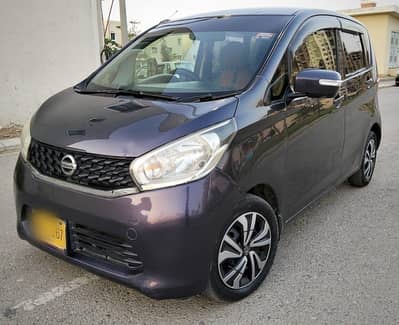 Japanese essambled Nissan Days Full Option Atoumatic Push Start