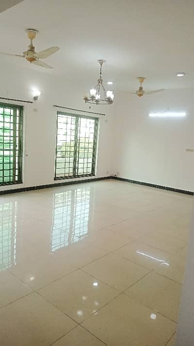 Fully Renovation apartment available for Rent in Askari 11 sec-B Lahore