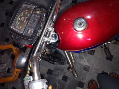 united 70 cc 2011 model Peshawar registered f