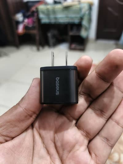 baseus 20 watt adapter charger with Gan tecnology