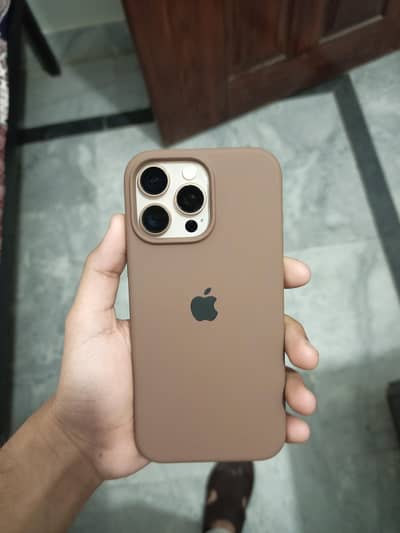 Iphone 16 pro max Desert Titanium