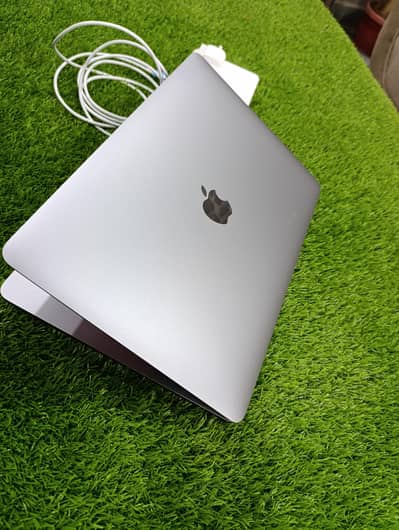 Apple MacBook Pro 2020, 13.3", Core i7, 16GB RAM, 512GB & 1TB SSD,