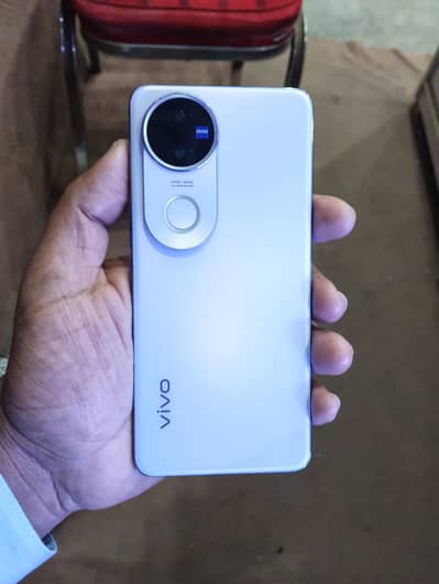 Vivo v50 12 512