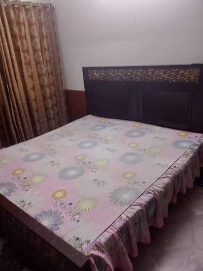 wooden king size bed