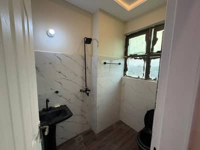 5 Marla Upper portion Available for rent in nasheman Iqbal phase 2