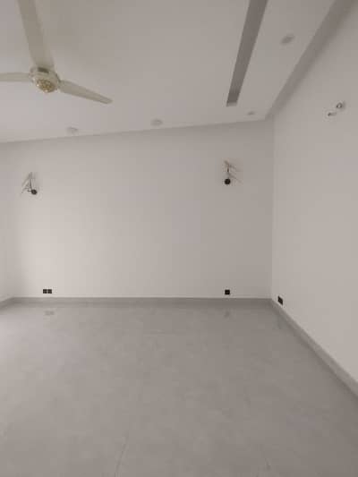 6 Marla Beautiful Flat Available For Rent Near All Facilities