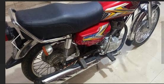 Honda 125 Model 2025 – Red Color – Excellent Condition