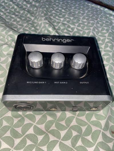 Behringer U Phoria UM2