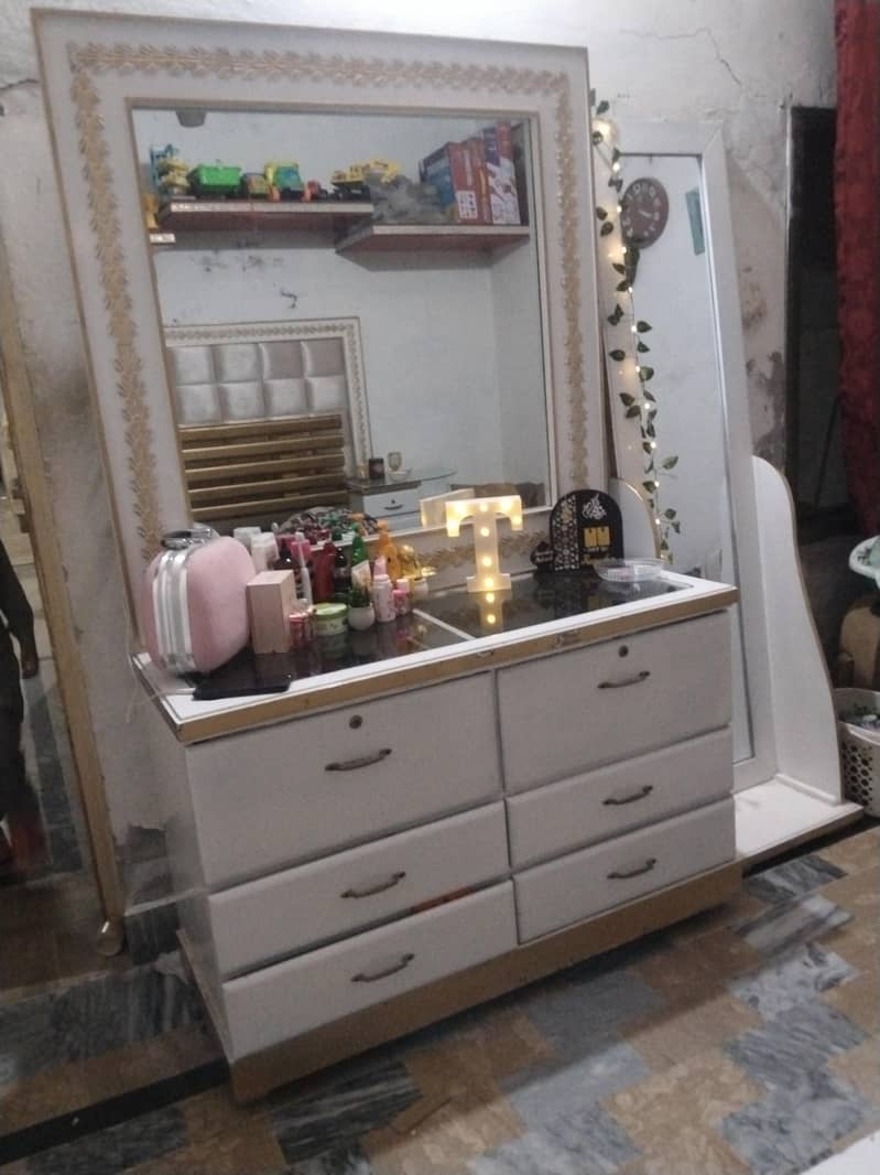 dressing table 1
