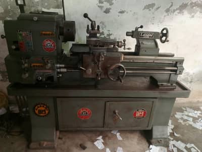 lathe machine lasani 4.5 feet boht kam use hoe hai