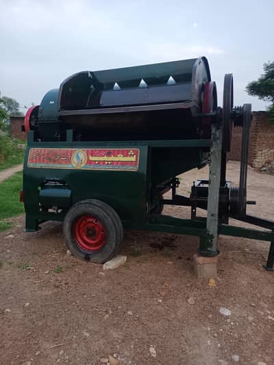 TractorThresher machine