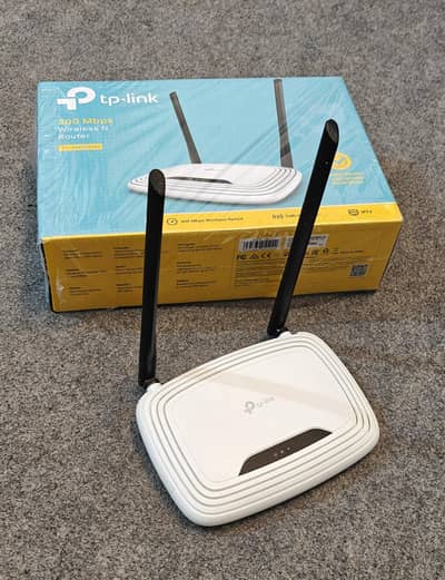 Tp-link 300 Mbps wi-fi Router in excellent condition