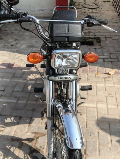 Honda cg125 2023 mko dle