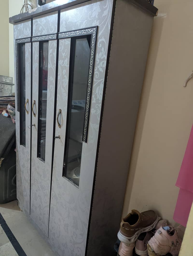 bed almari cupboard wardrobe Complete set 1