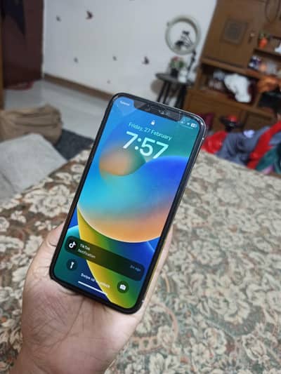 Iphone X 64 gb with box in good condition