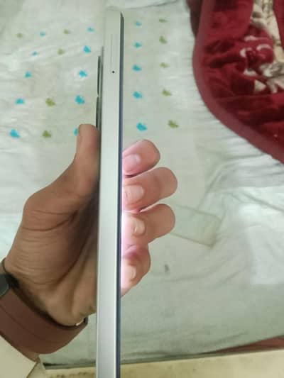 all ok phone ha abi 15 days huya ha Liya ko new ha abi 03098899212