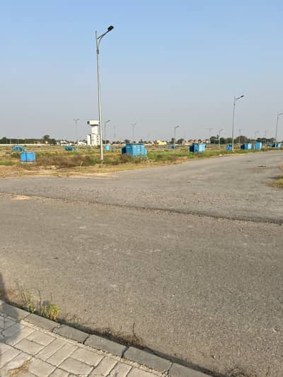 Central Location N Block Direct Access Nearest Park