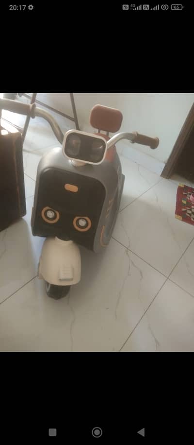 Kids Electric bike like brand new 10/10 condition
