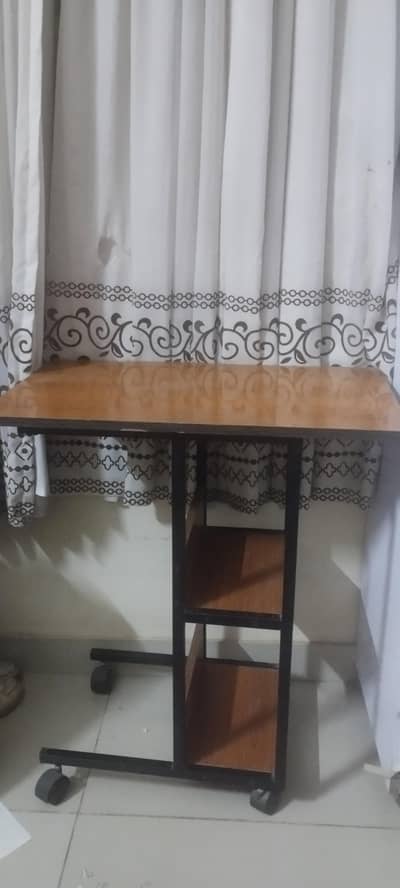 moveable working rable with storage shelves