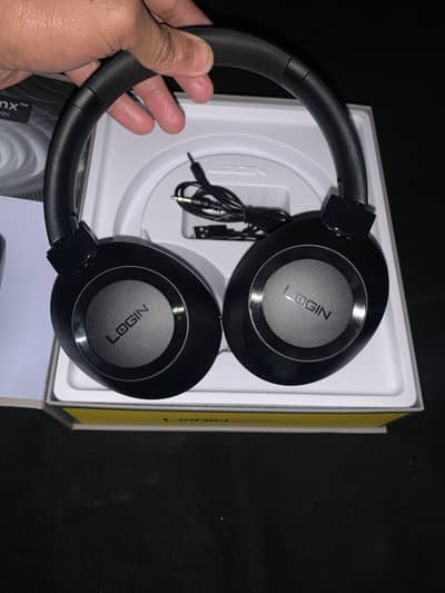 Login headphones