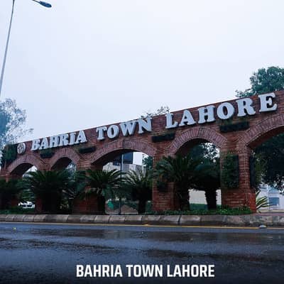 BUILDER LOCATION INVESTOR RATE 10 MARLA PLOT WITH POSSESSION UTLITY CHARGES PAID IS AVAILABLE FOR SALE IN GOLF VIEW RESIDENCIA, PHASE 1, BAHRIA TOWN LAHORE