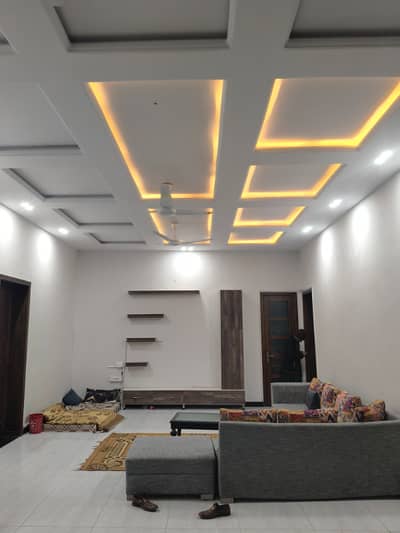 Furnished room available for rent in E11 2 in portion