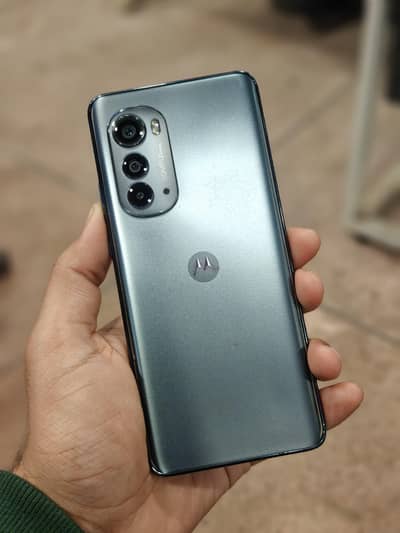 Motorola edge 2022.8gb 256gb