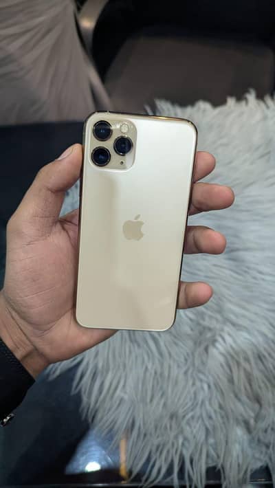iphone 11pro Golden  03125625864. . . . . . 03240905502
