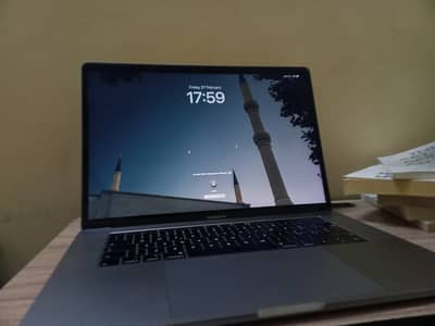 MacBook Pro 15” 2019 Core i9 | 16GB RAM | 512GB SSD | 9/10 Condition