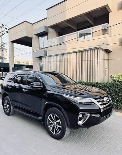 Toyota Fortuner Model 2021 Petrol