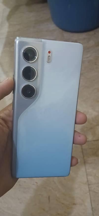 Tecno camon 40