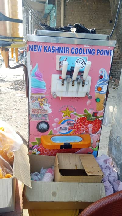 Ice cream machine double flavoured