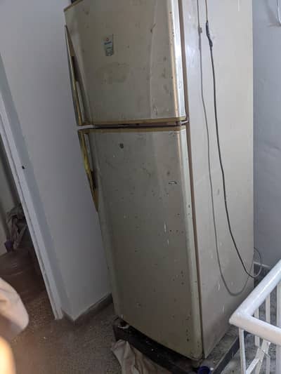 Dawlance Refrigerator Medium Size