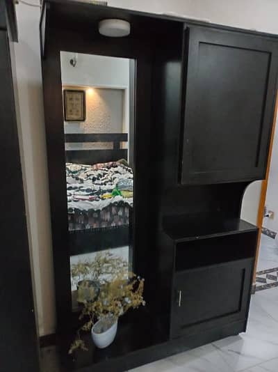 Bressing table/ Makeup Table for Sale