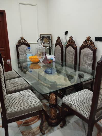 Dining table for sell  03097854293