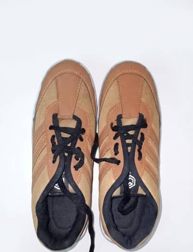 brown sneaker for men