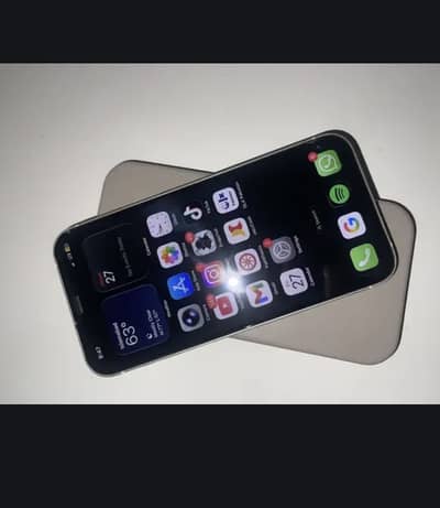 Iphone. 12. Non pta.