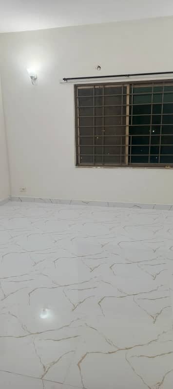 3 Beds Apartment For Rent