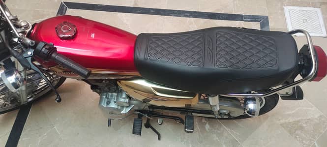 Honda CG 125 Gold 2024