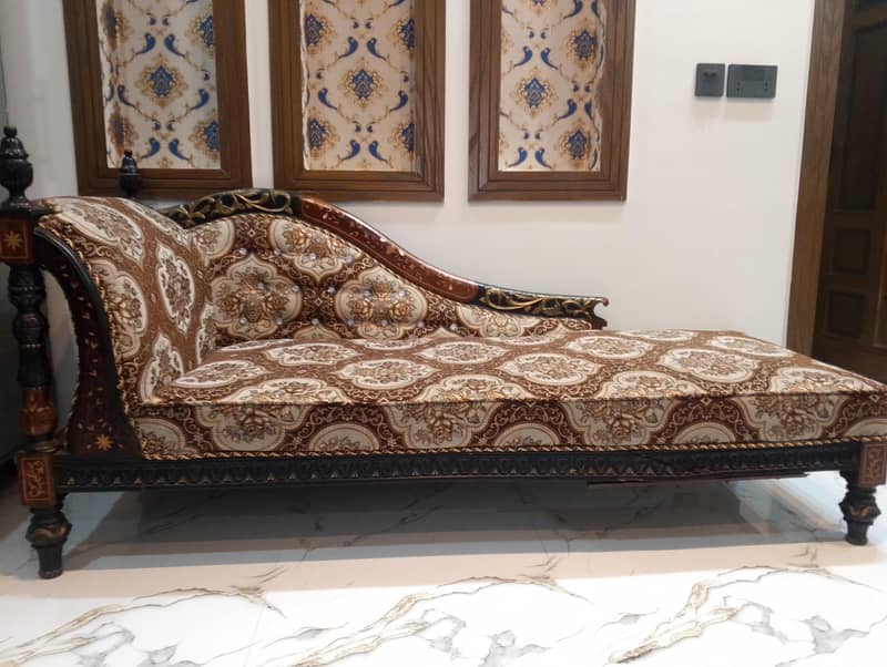 Dewan sofa 0
